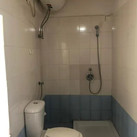 Miziri Guest House Gæstehus Gjirokastër